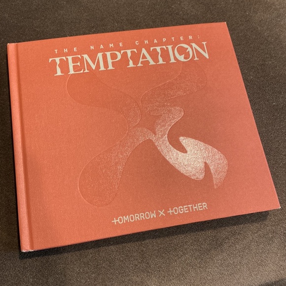 Tomorrow x Together Photobook & CD Set! - Picture 7 of 9